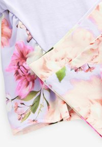 Baker by Ted Baker REGULAR FIT - 2 PIECE AND FLORAL  SET - Auduma bikses - purple