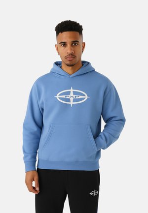 Sudadera de algodón azul con un bolsillo frontal y un logo "PXP" en blanco. Presenta una capucha con cordón y puños y dobladillo acanalados.