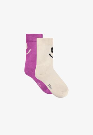 Sosete din bumbac în violet și crem. Soseta violet are o față zâmbitoare albă, iar soseta crem are o față zâmbitoare neagră, ambele cu manșete striate.