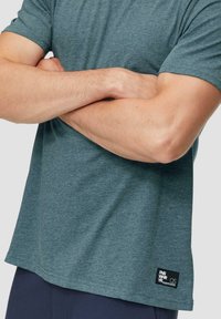 QS MIT LAYERING DETAIL - T-shirt basic - petrol