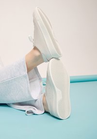 RYŁKO - Sneakersy niskie