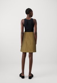 Selected Femme SLFJENNY NEWIBI SKIRT - Jupe trapèze - camel