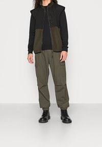 Blend Weste - khaki