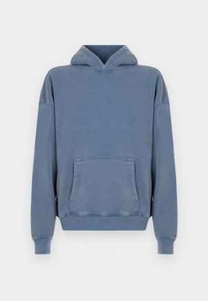 Blauer Baumwoll-Hoodie mit einer Fronttasche, verstellbarem Kordelzug und gerippten Bündchen. Glatte Textur, lockere Passform und gestickte Details.