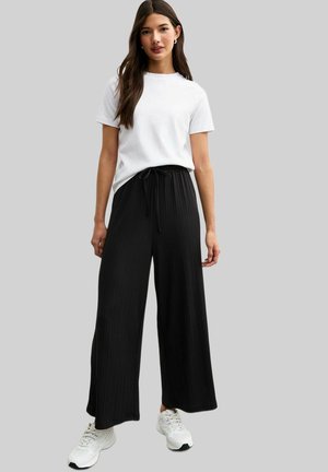 New Look PLISSE CROPPED WIDE LEG - Tygbyxor - black