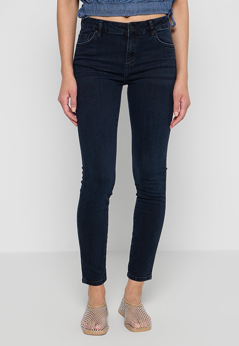 Tomorrow Slim fit jeans blauw Tomorrow Slim fit jeans blauw