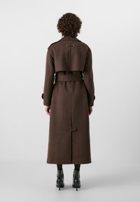 GAP GAP X CULT GAIA TRENCH  - Casaco clássico - woodsy brown