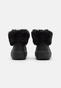 bugatti Augsti sporta apavi - black