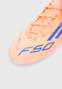 adidas Performance F50 ELITE UNISEX - Fodboldstøvler til fast underlag - beam orange/lucid blue/white