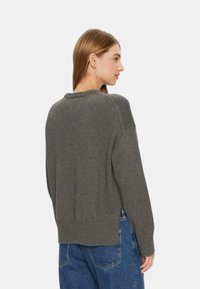 Guess Maglione - grigio