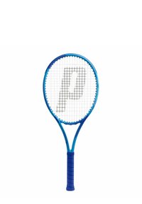 Blå tennisracket med ett mörkblått grepp och ett svart "P"-mönster format av strängarna i mitten av rackethuvudet.