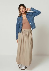 Next FULLER BUST - Farkkutakki - mid blue