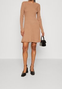 GAP Robe pull - camel