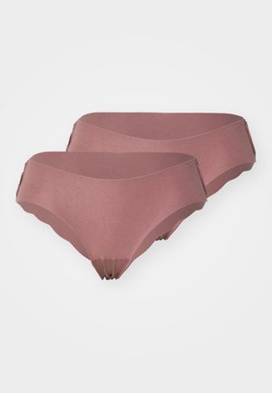 Zwei Paare Damenunterwäsche in einem sanften Mauve-Ton, mit einer glatten Textur, einem scooped Bund und gewellten Kanten für zusätzlichen Komfort.