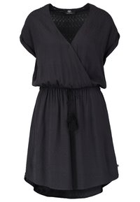 Vestido negro ajustado con mangas cortas, tejido texturizado, cintura fruncida y un tassel decorativo. Presenta un escote en V y un dobladillo asimétrico.