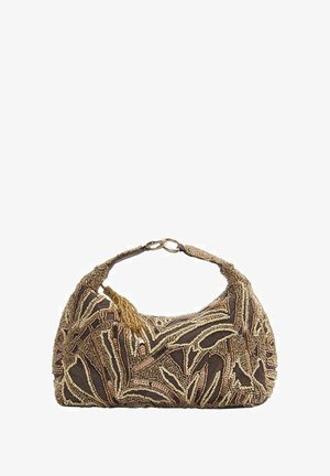 Kralenhandtas met een afgeronde vorm, voorzien van een mix van tan- en bruine stoffen. Gouden accenten en een decoratieve kwast versterken de textuur.