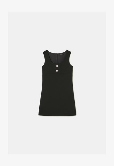 Vestido negro sin mangas con forma ajustada, escote cuadrado y dos botones decorativos en forma de flor en la parte delantera. Textura de tela suave.