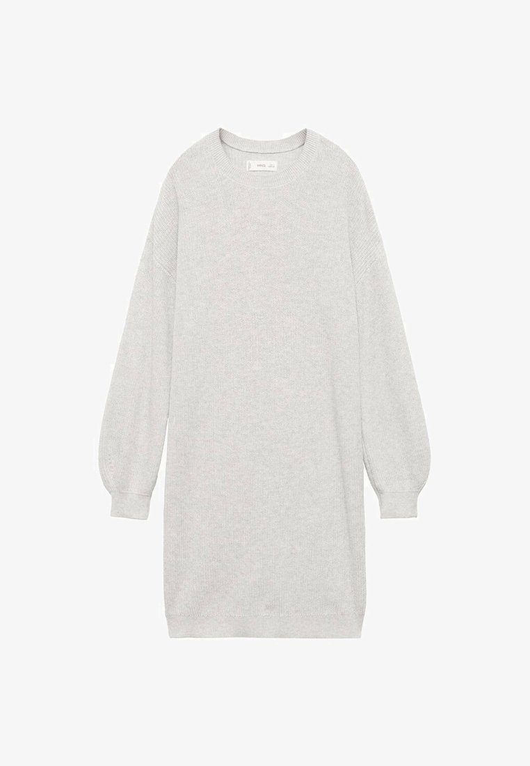 Svetlo siva pletena obleka z dolgimi, obsežnimi rokavi, okroglo izrezom in ravnim krojem, zasnovana za sproščen videz.
