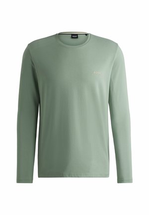 Camiseta de manga larga y cuello redondo en algodón suave de color verde claro, con un logotipo "BOSS" sutil bordado en beige en el pecho.