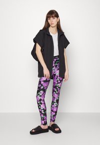Cras KATE LEGGING - Leggings - Calças - purple queen