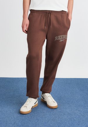 VARSITY ARCH PANTS - Spodnji deli trenirk - campus brown