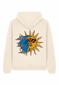 Felpa crema con cappuccio caratterizzata da un design grafico di sole e luna, con dettagliati tratti facciali, colori blu e arancio e accenti di nuvole.