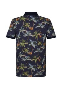 Polo de manga corta en azul marino oscuro con un patrón de palmera y guitarra. Presenta un collar y puños sólidos en un color azul marino a juego.