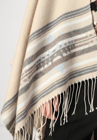 VILA VIEMMA HOODED PONCHO - Skraistė - birch
