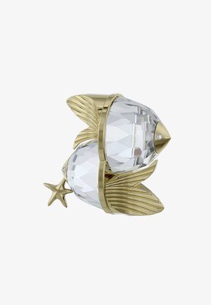 Design di pesce decorativo in cristallo con accenti dorati, caratterizzato da forme sfaccettate, pinne dettagliate e una pinna a forma di stella alla coda.