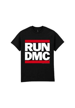 Sort bomulds t-shirt med fed hvid tekst "RUN DMC" inde i et rødt rektangel, korte ærmer, crew neck design.