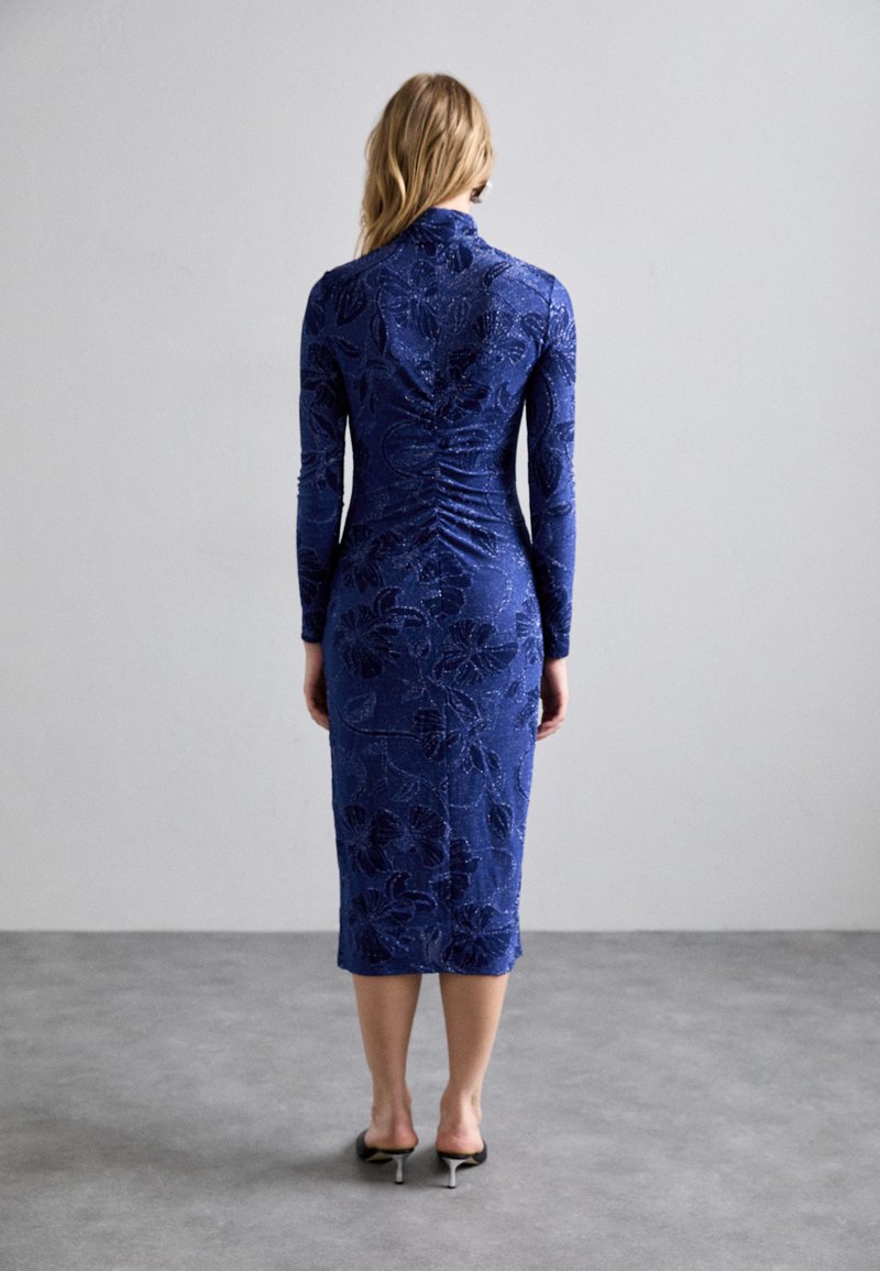 Stine Goya GATHERED LONG SLEEVE MIDI DRESS - Shift dress -  blue/multi-coloured/blue - Zalando.ie