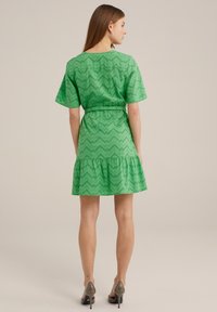 WE Fashion Dnevna haljina - green