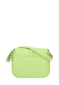 Borsa a tracolla verde in pelle con forma arrotondata, texture liscia e chiusura a patta. Presenta una tracolla rimovibile e dettagli in metallo argentato.