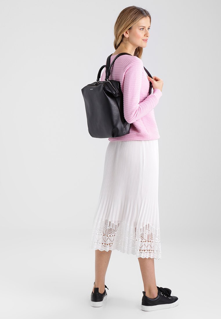 new oneplus backpack