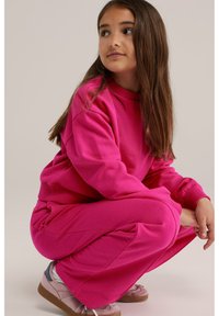 WE Fashion Treniņtērpa apakšdaļas - bright pink