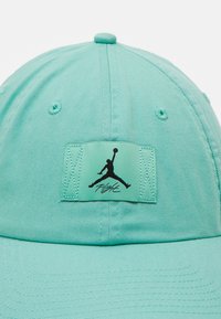 Jordan CLUB FLIGHT PATCH UNISEX - Cap - emerald rise/black