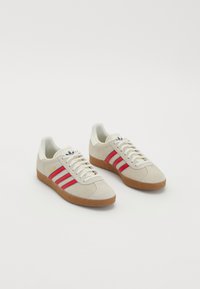 Não selecionado, off white/better scarlet/night sky