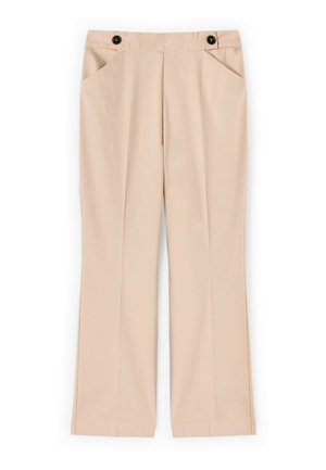Beige gerade geschnittene Hose mit Fronttaschen und schwarzen Knopfdetails in der Taille, flach auf weißem Hintergrund präsentiert.
