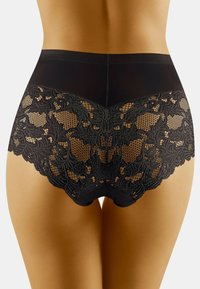 Hoge taille zwarte slipjes met een delicate kant achterpaneel, versierd met bloemenpatronen en een soepele voorkant voor een naadloze uitstraling.