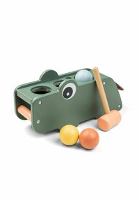 Hipopótamo de juguete de madera verde con tres bolas de colores y un mazo melocotón, diseñado para jugar a golpear pelotas.