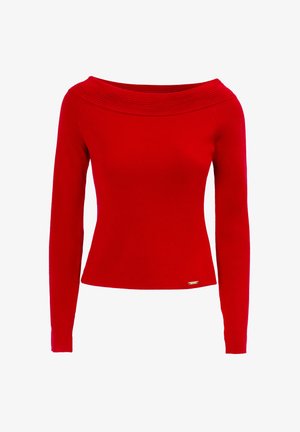Maglione rosso a maniche lunghe con scollo a spalle scoperte, dettagli a costine sul collo e un piccolo tag dorato del marchio in basso.