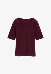 Unselected, bordeaux red