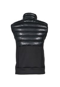 Musta hihaton liivi, jossa on pehmustettu nahka yläosa ja sileä kangas alaosa. Korkea kaulus ja ribbipunoshelma.