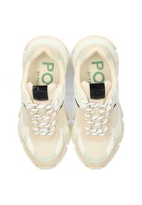 Sneakers beige con tomaia in mesh e suede, lacci bianchi con dettagli neri e logo verde sulla soletta.