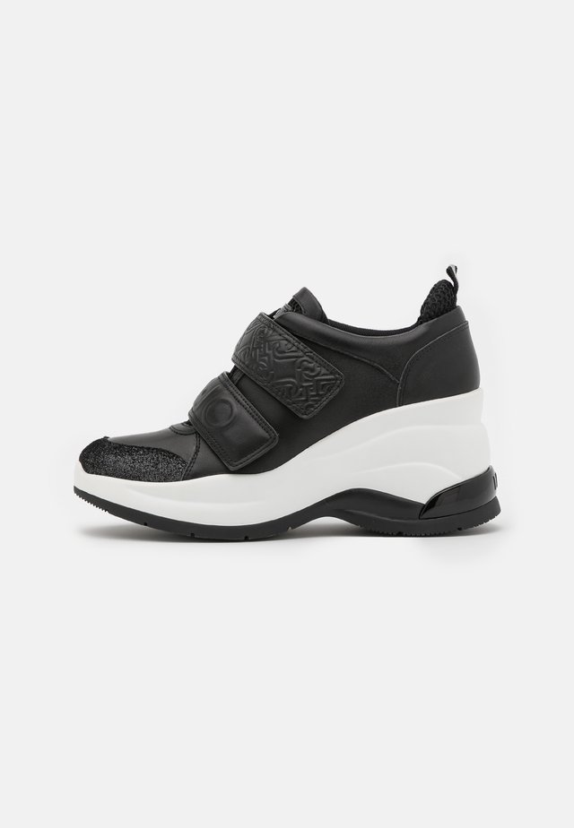 KARLIE REVOLUTION - Joggesko - black