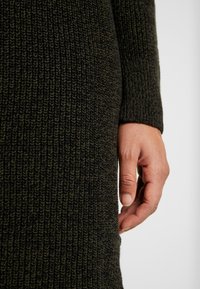 Superdry & Co Strickkleid - khaki