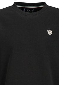 Schwarzer Sweatshirt mit rundem Halsausschnitt. Ausgestattet mit einem kleinen, cremefarbenen Wappen-Logo auf der linken Brust und einem gestreiften Innenkragen.