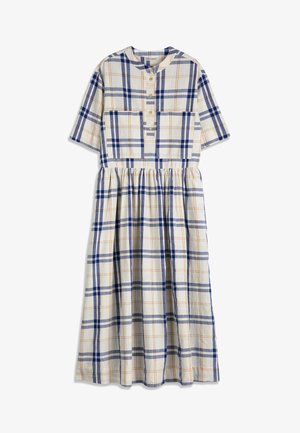 Robe midi à manches courtes, motif à carreaux bleu et orange, devant boutonné, deux poches poitrine et taille froncée sur fond crème.