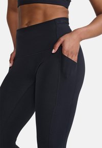 2XU FORM STASH HI-RISE COMPRESSION - Pajkice - black black