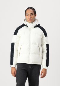 Jack & Jones JCOAERO PUFFER - Žieminė striukė - cloud dancer